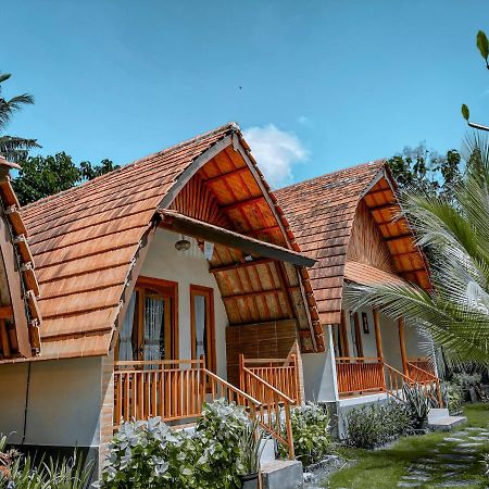 Mertha Sari Resto & Bungalow Klungkung Exterior photo